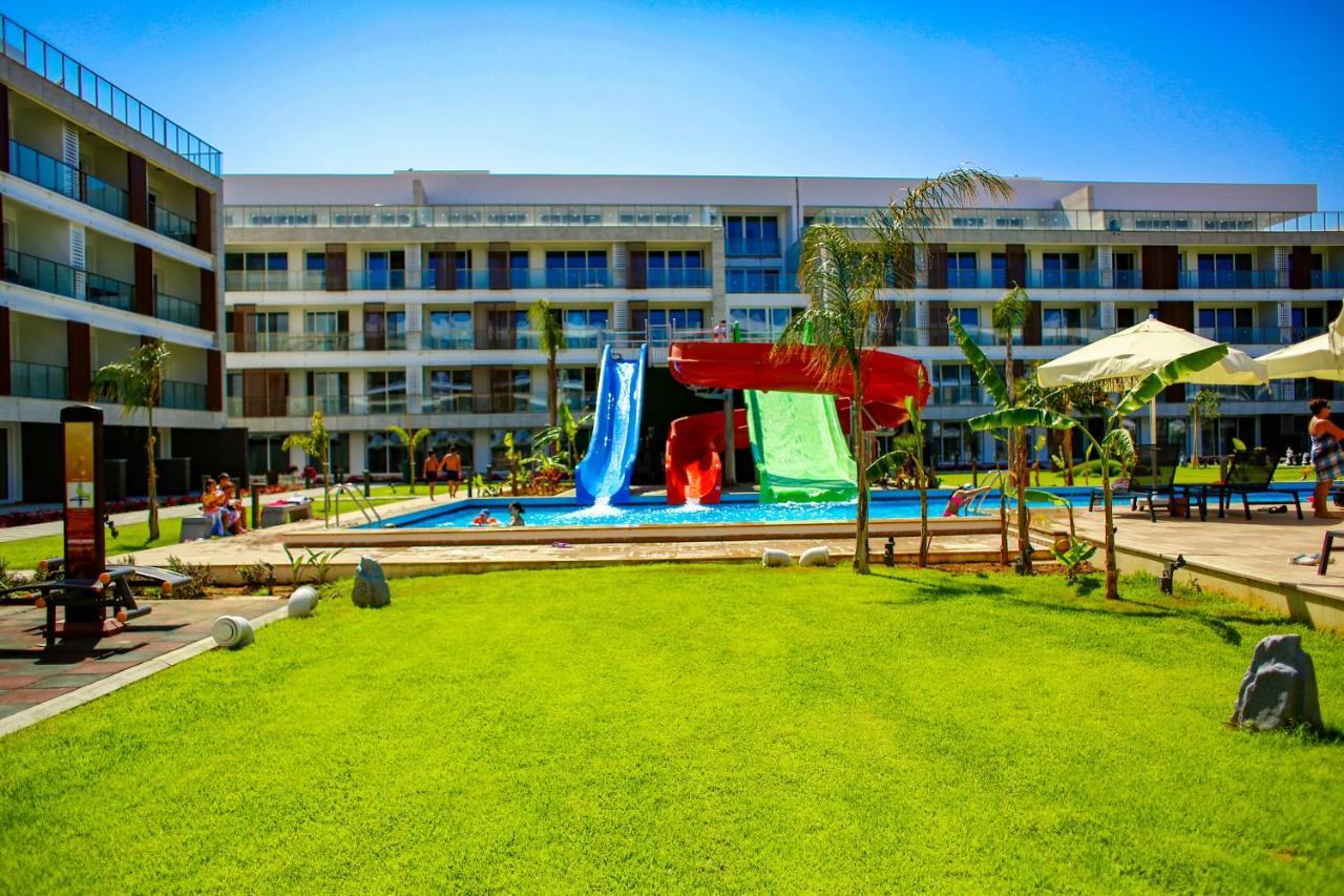 Courtyard Long Beach Holiday Resort Iskele District (Northern Cyprus) Exterior foto