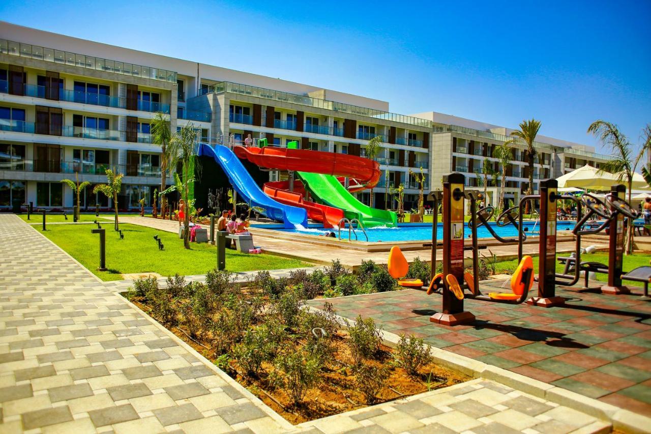 Courtyard Long Beach Holiday Resort Iskele District (Northern Cyprus) Exterior foto